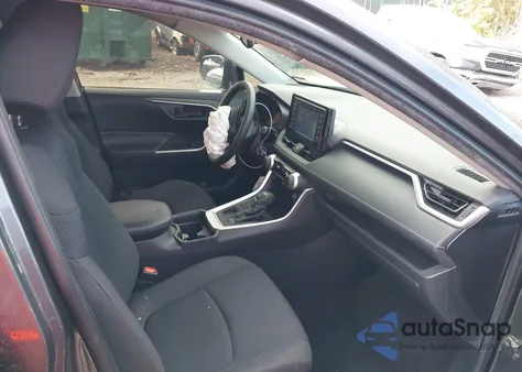 2019 Toyota Rav4 Le z USA, uszkodzony, nr VIN JTMG1RFV2KD021916